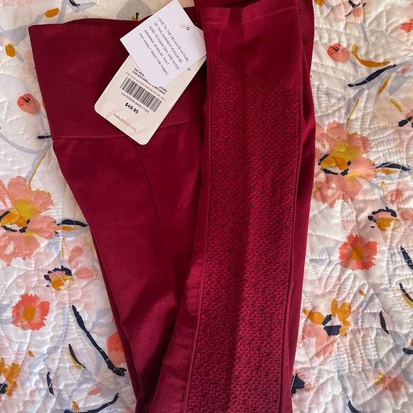 Fabletics Sync High-waisted Perforated 7/8 XS/4 - Picture 5 of 9